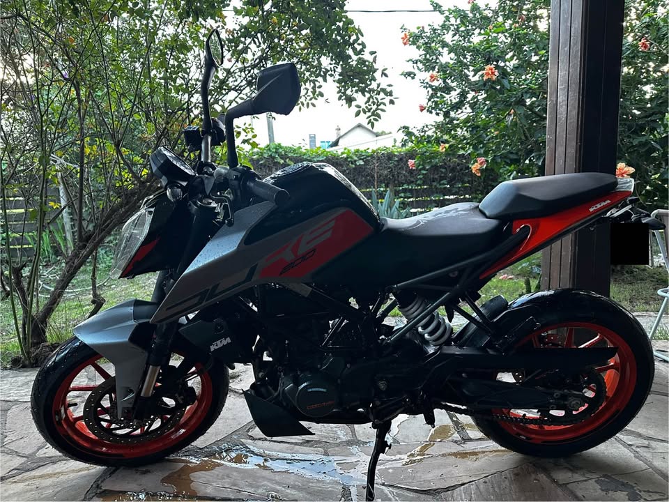 KTM Duke 200 (foto provisoria)